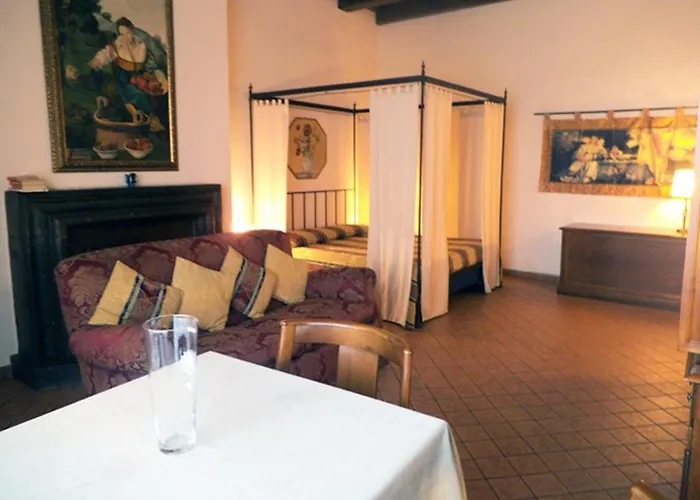 Casale Mostacciano 4*