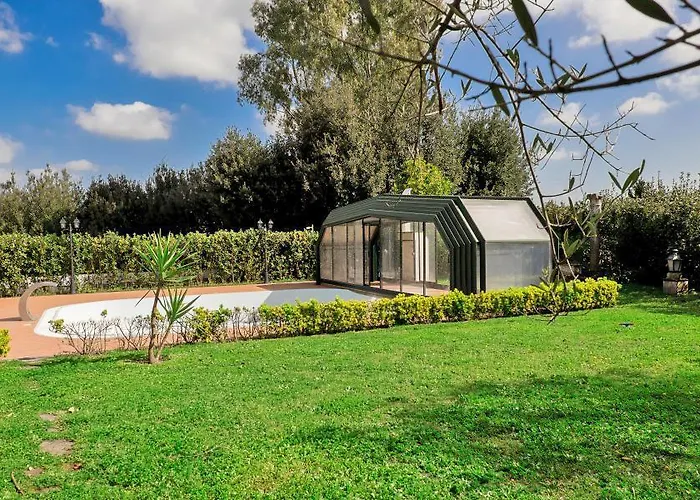 Casale Mostacciano 4*