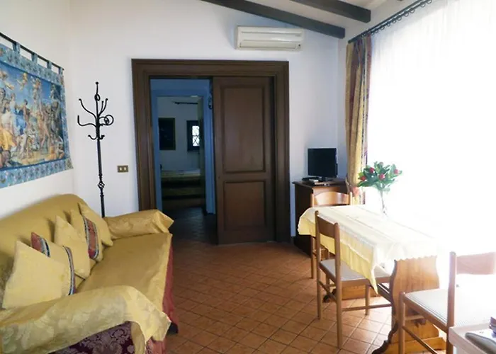 Aparthotel Casale Mostacciano 4*