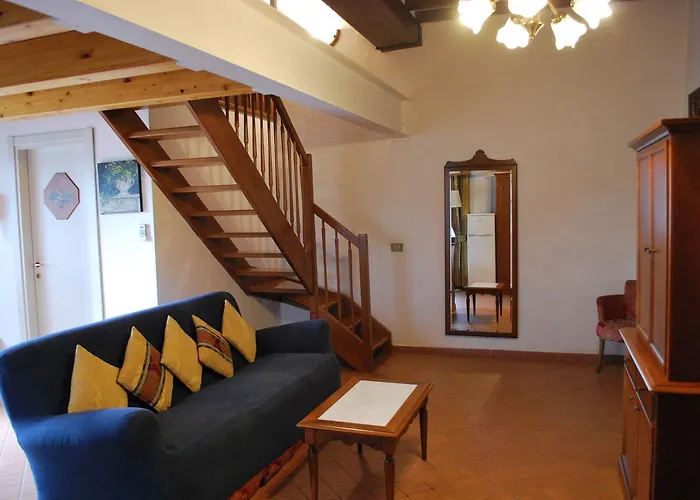 Aparthotel Casale Mostacciano 4*