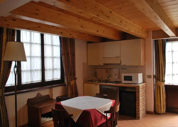 Aparthotel Casale Mostacciano 4*