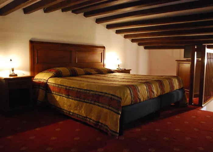 Casale Mostacciano 4*