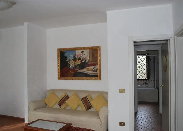 Casale Mostacciano 4* Roma