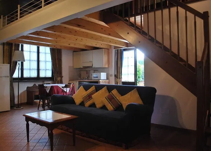 Aparthotel Casale Mostacciano 4*