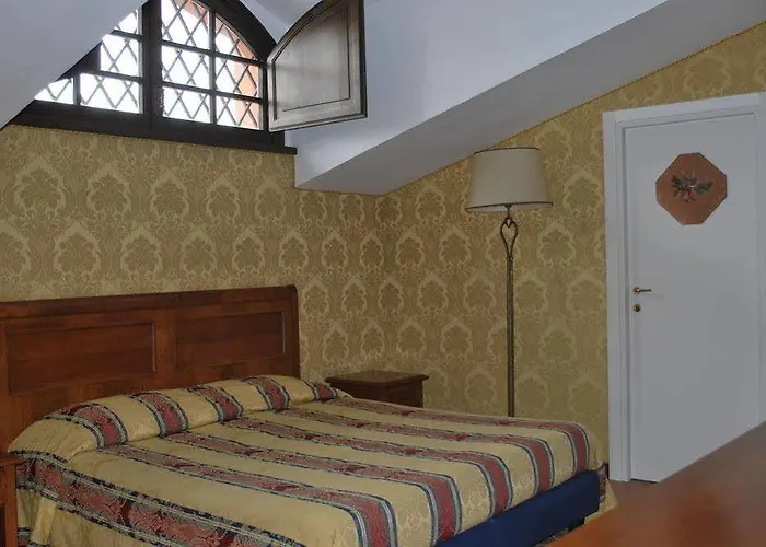 Casale Mostacciano 4* Roma